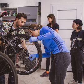 Zębatka rowerowa kawiarenka naprawcza Poznań